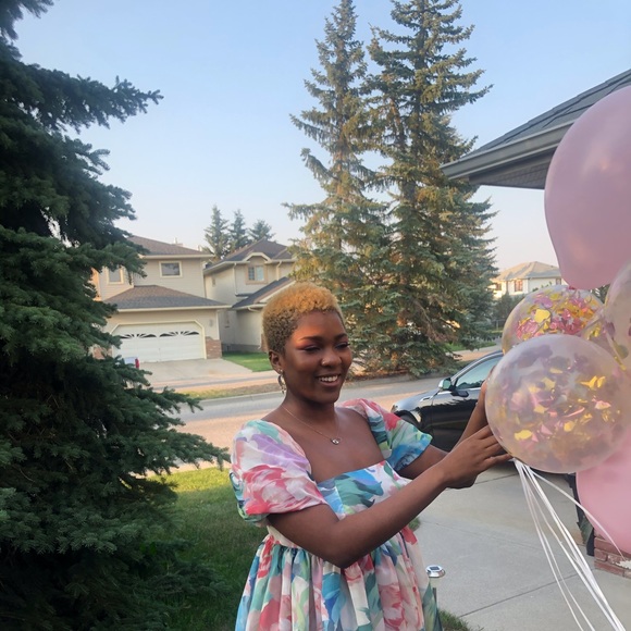 Meet your Posher, Alea - Picture 2 of 3